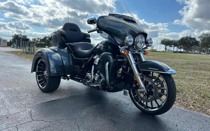 2025 Harley-Davidson Tri Glide Ultra FLHTCUTG
