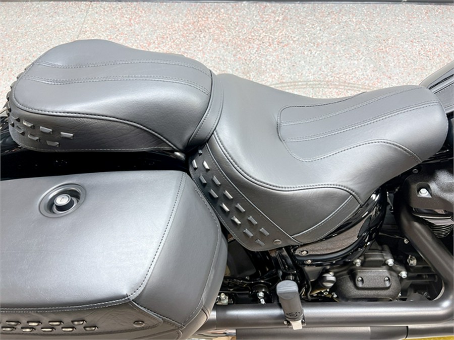 2024 Harley-Davidson Heritage Classic 114 Vivid Black & Trim