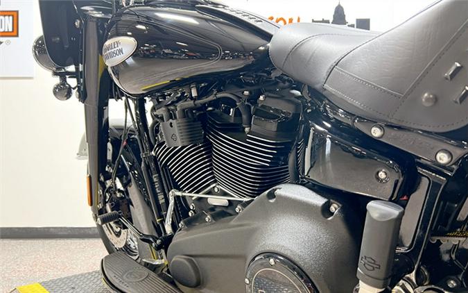 2024 Harley-Davidson Heritage Classic 114 Vivid Black & Trim