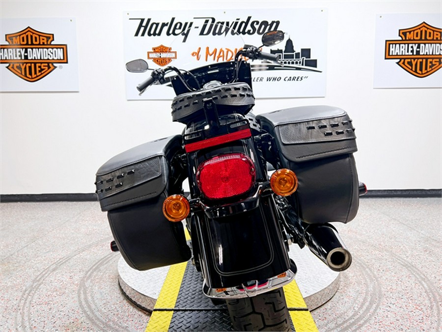 2024 Harley-Davidson Heritage Classic 114 Vivid Black & Trim