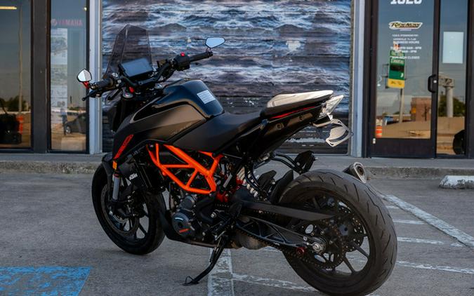 2023 KTM Duke 390