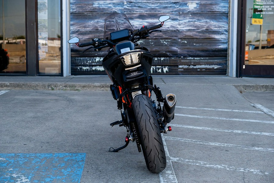 2023 KTM Duke 390