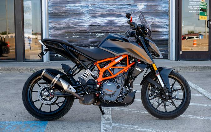 2023 KTM Duke 390