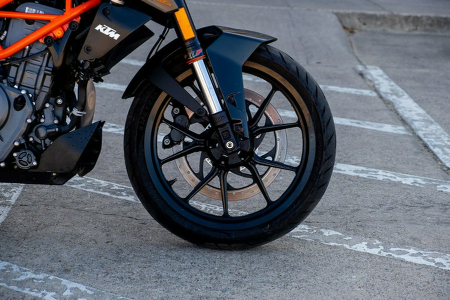 2023 KTM Duke 390