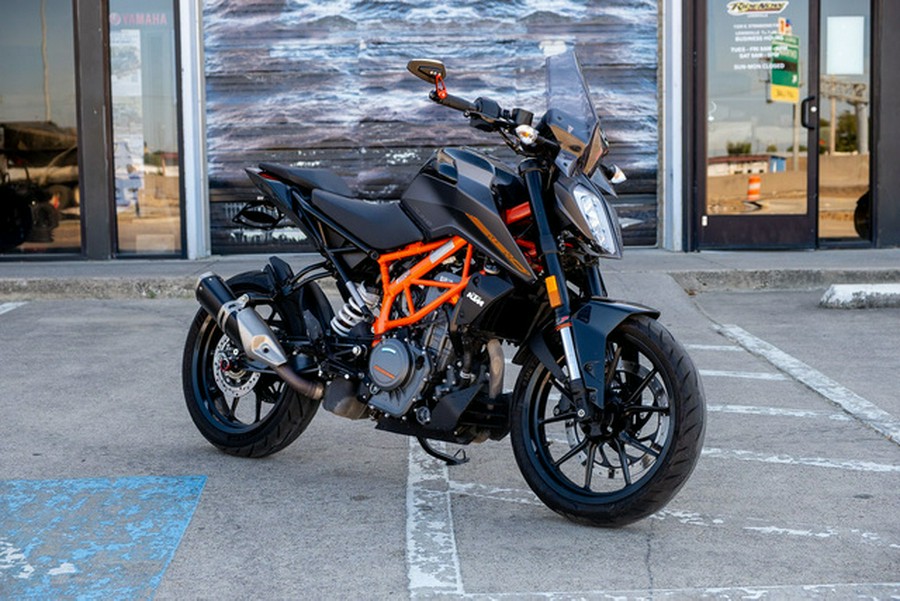 2023 KTM Duke 390