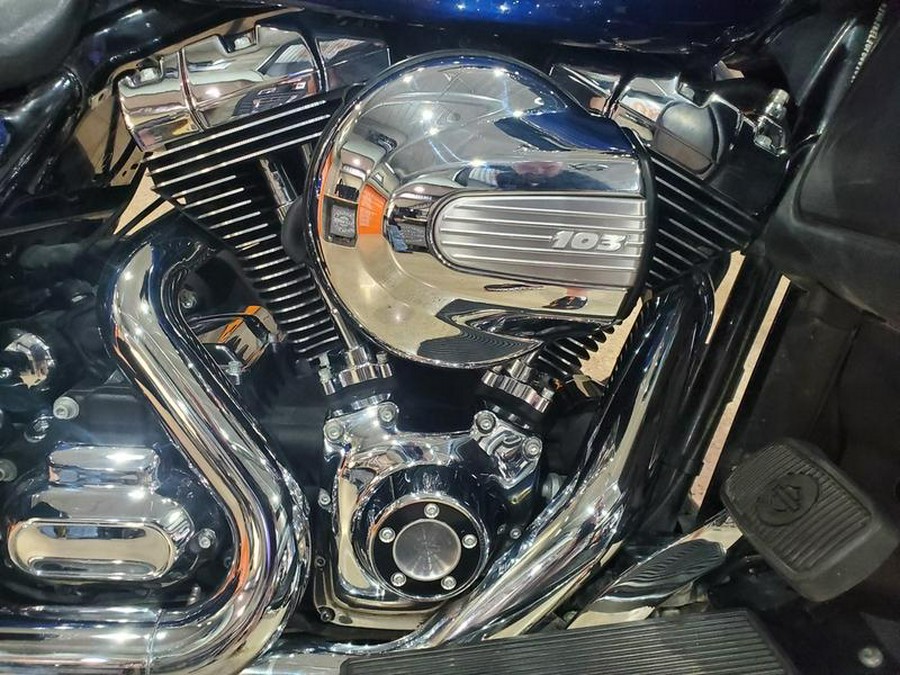 2015 Harley-Davidson® FLHTK - Ultra Limited