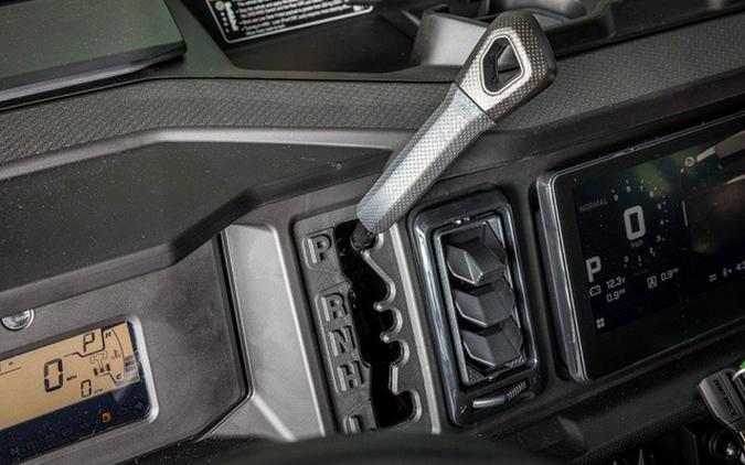 2026 Can-Am Defender MAX Limited HD11 Desert Tan & Carbon Blac