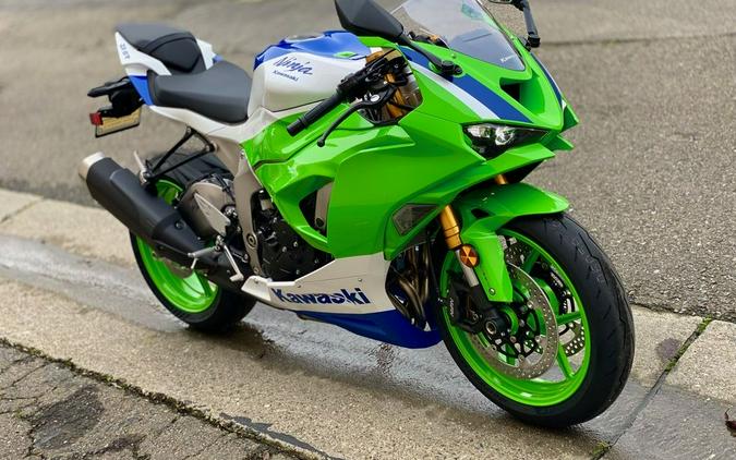 2024 Kawasaki Ninja® ZX™-6R 40th Anniversary Edition ABS