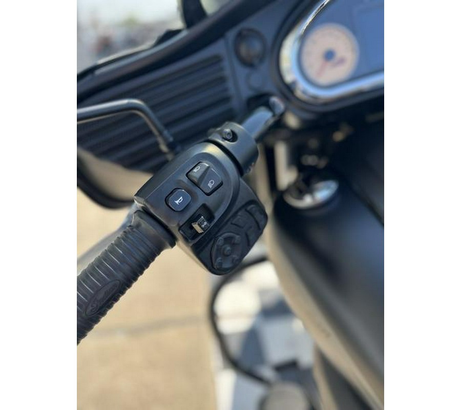 2017 Indian Motorcycle® Chieftain Dark Horse® Thunder Black Smoke