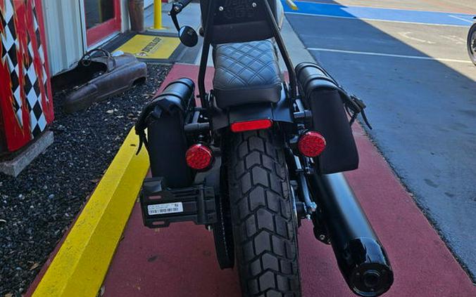 2025 Indian Motorcycle® Scout® Bobber Limited +Tech Black Smoke