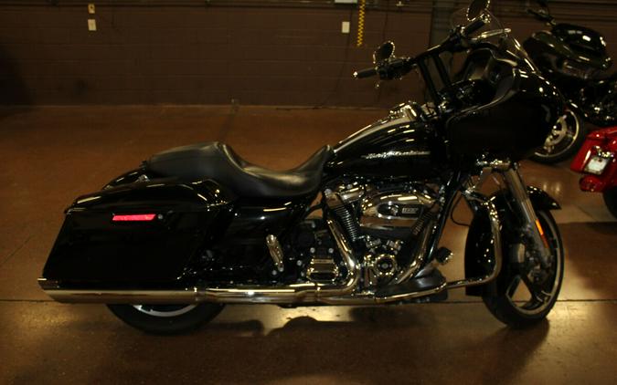 Harley-Davidson® Road Glide® 2018 FLTRX 673547A BLACK
