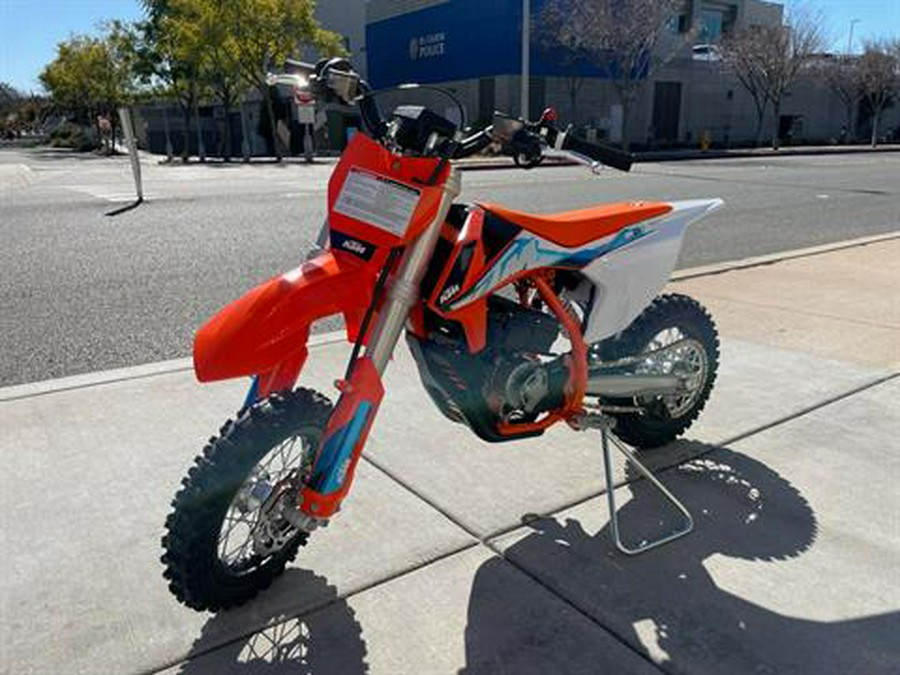 2023 KTM SX-E 3