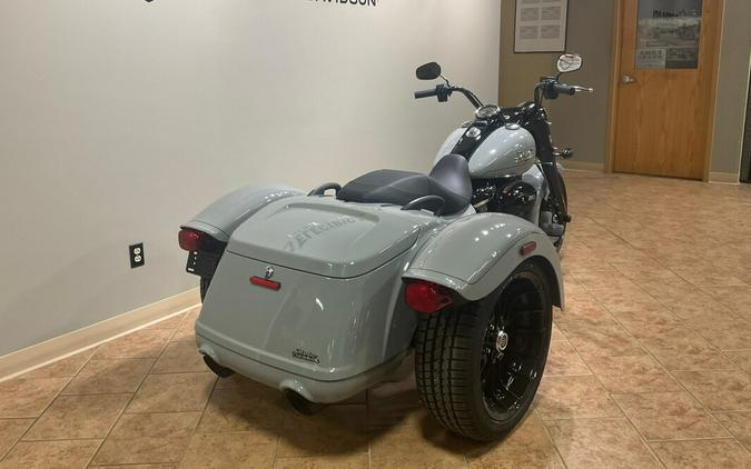 2024 Harley-Davidson Freewheeler Billiard Gray FLRT