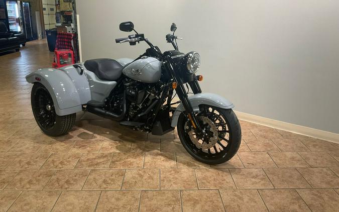 2024 Harley-Davidson Freewheeler Billiard Gray FLRT