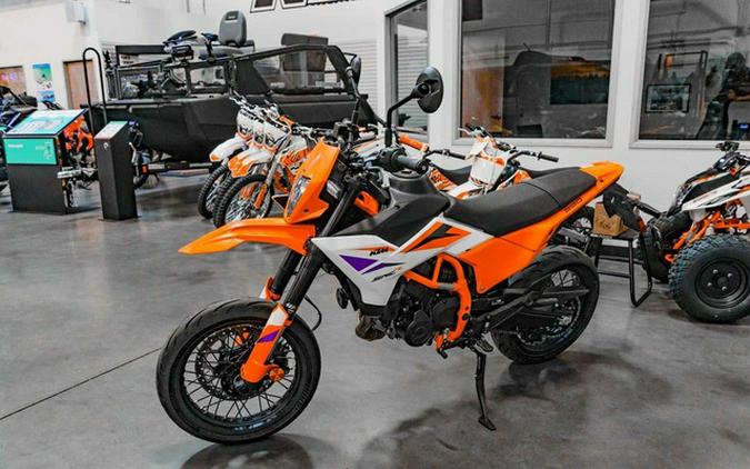 2026 KTM 390 SMC R