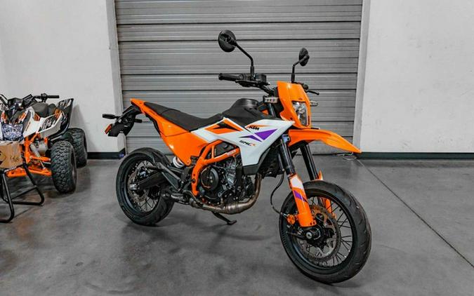 2026 KTM 390 SMC R