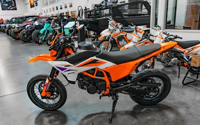 2026 KTM 390 SMC R