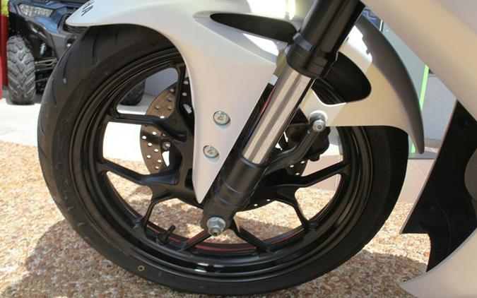 2025 Yamaha YZF-R3