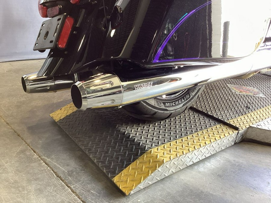 2019 Indian Motorcycle® Chieftain® Limited Thunder Black Pearl