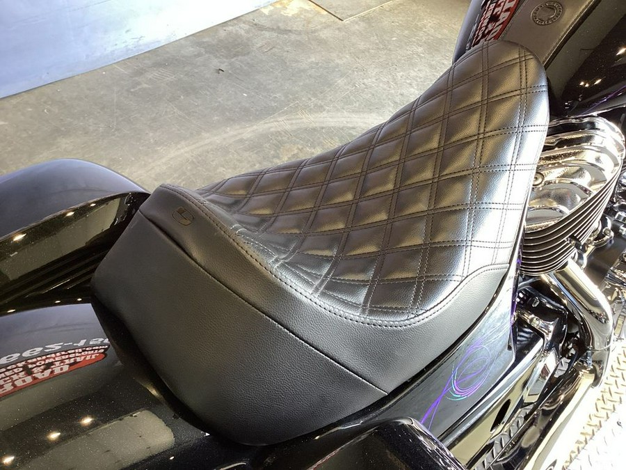 2019 Indian Motorcycle® Chieftain® Limited Thunder Black Pearl