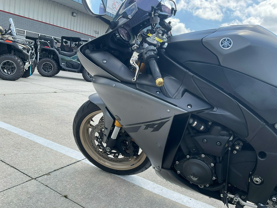 2014 Yamaha Motor Corp., USA YZF-R1