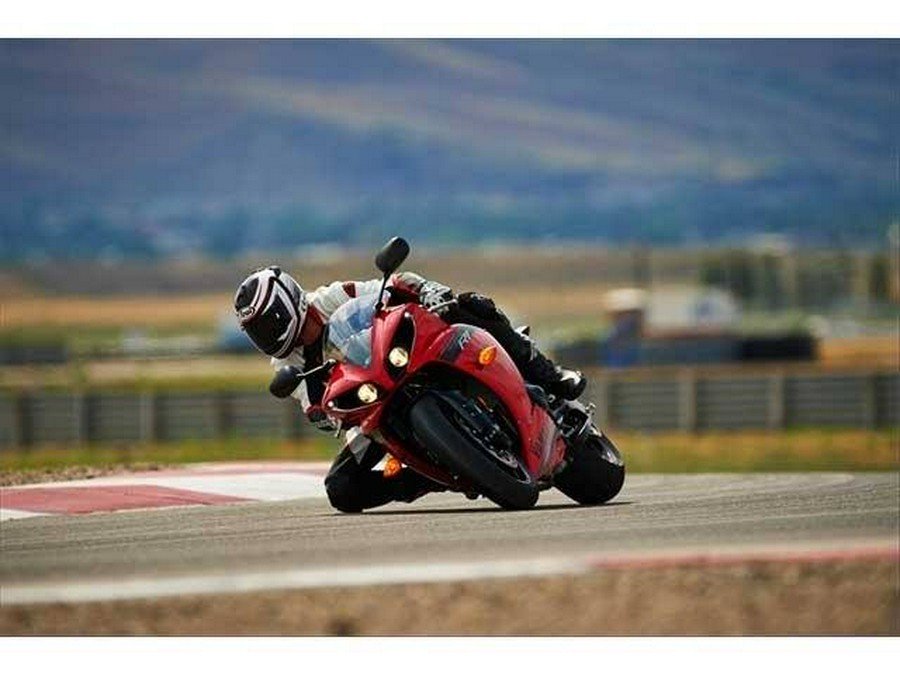 2014 Yamaha Motor Corp., USA YZF-R1