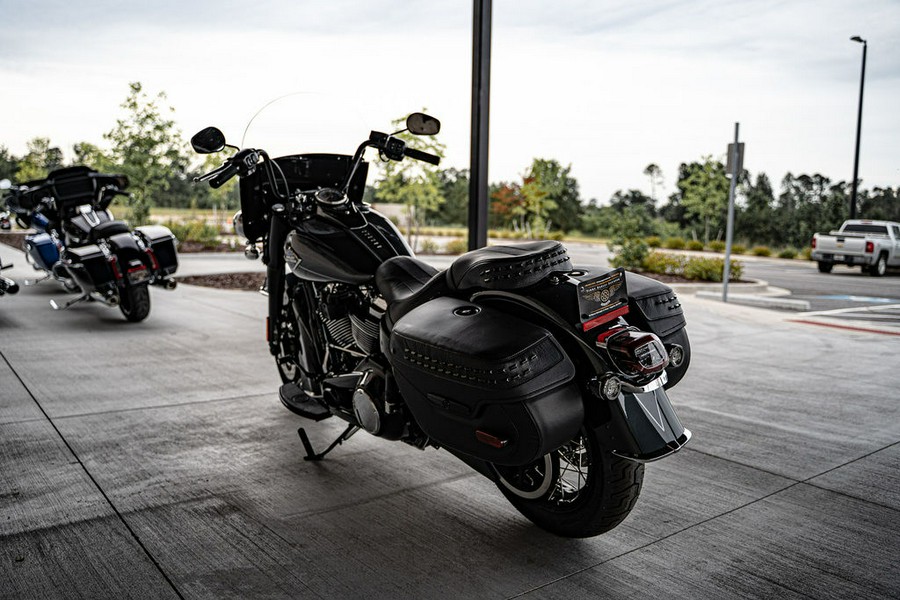 2025 Harley-Davidson® FLHC - Heritage Classic