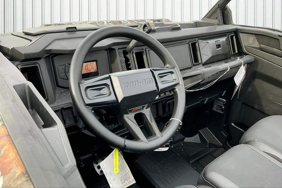 2026 Can-Am SSV DEF MAX XMR 65 HD11 CA 26 X mr with Half Doors HD11