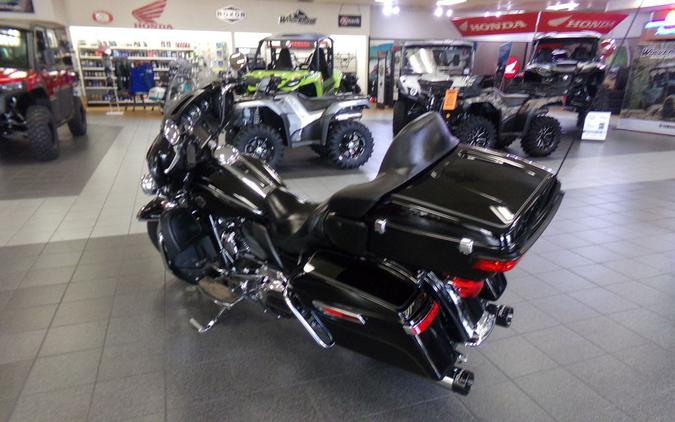 2017 Harley-Davidson® FLHTCU - Electra Glide® Ultra Classic®