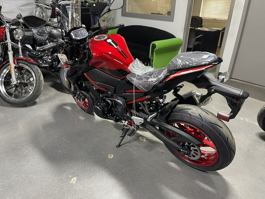 2024 Kawasaki Z900 ABS Candy Persimmon Red/Ebony
