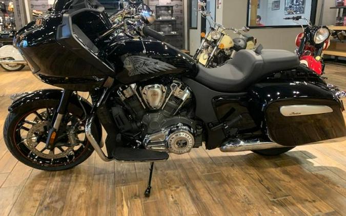 2023 Indian Motorcycle® Challenger® Limited Black Metallic