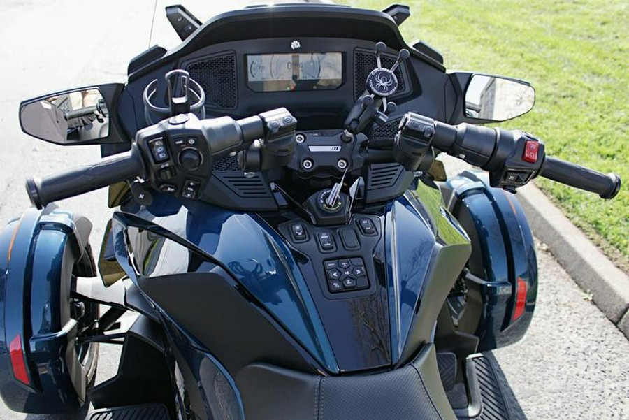 2021 Can-Am® Spyder® RT Limited Dark
