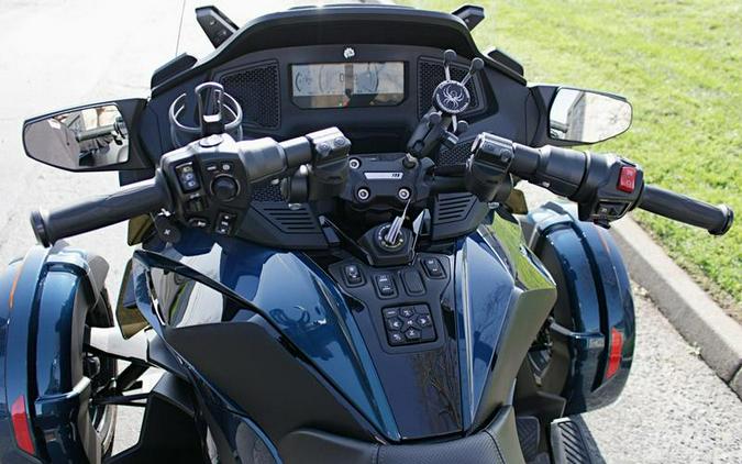 2021 Can-Am® Spyder® RT Limited Dark