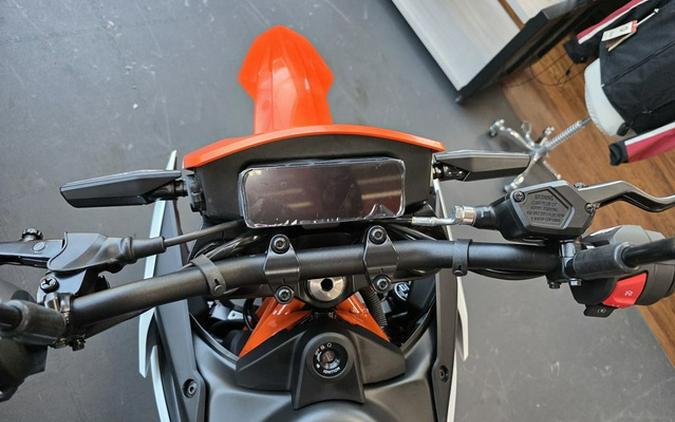 2026 KTM SMC 390 R