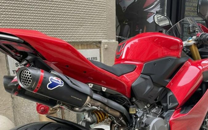 2025 Ducati Panigale V2 S
