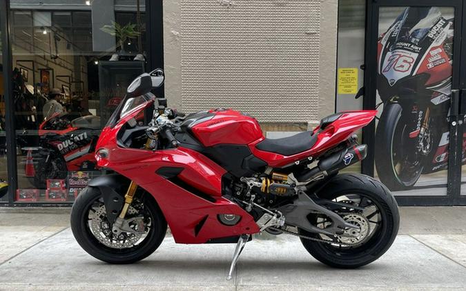 2025 Ducati Panigale V2 S