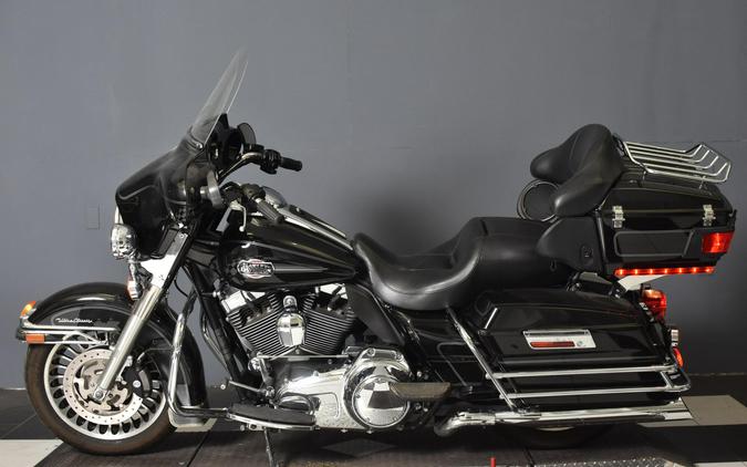2010 Harley-Davidson Electra Glide Classic Black FLHTCU