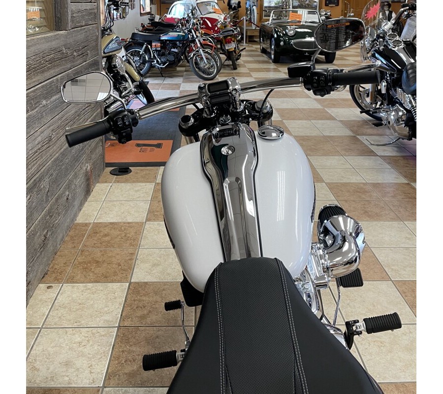 2024 Harley-Davidson Breakout 117 White Onyx Pearl