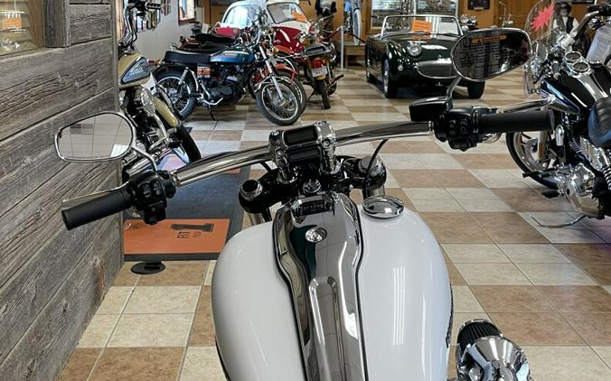 2024 Harley-Davidson Breakout 117 White Onyx Pearl