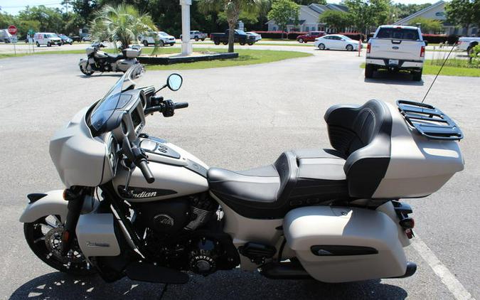 2023 Indian Motorcycle® Roadmaster® Dark Horse® Silver Quartz Smoke