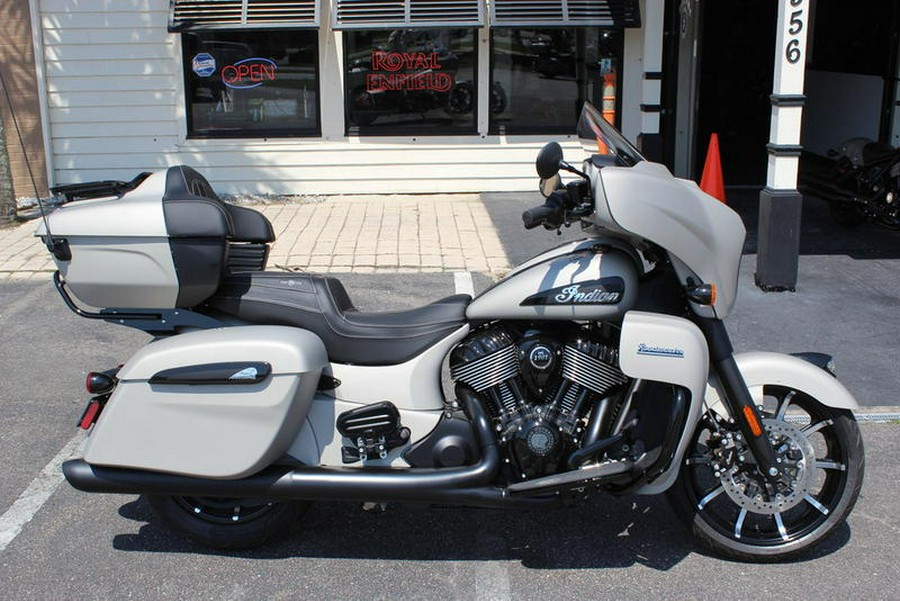 2023 Indian Motorcycle® Roadmaster® Dark Horse® Silver Quartz Smoke