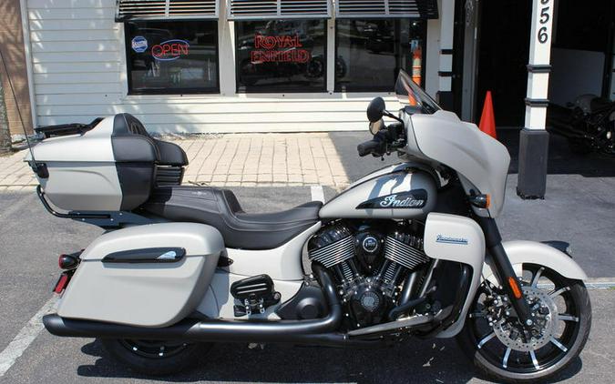 2023 Indian Motorcycle® Roadmaster® Dark Horse® Silver Quartz Smoke