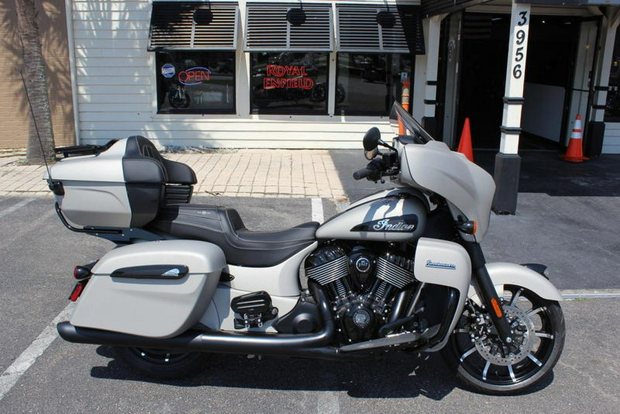 2023 Indian Motorcycle® Roadmaster® Dark Horse® Silver Quartz Smoke