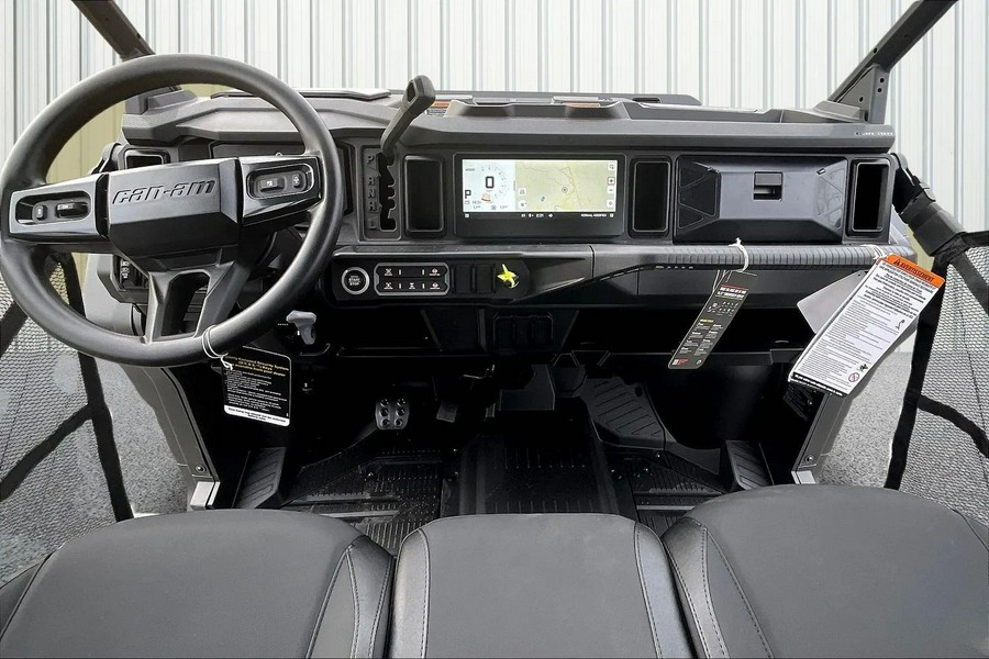 2026 Can-Am SSV DEF MAX XT 65 HD11 BK HB 26 XT HD11