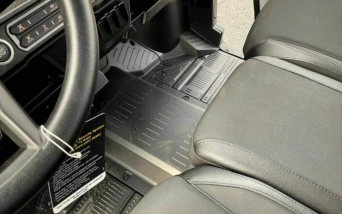 2026 Can-Am SSV DEF MAX XT 65 HD11 BK HB 26 XT HD11