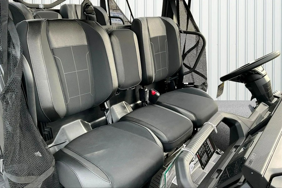 2026 Can-Am SSV DEF MAX XT 65 HD11 BK HB 26 XT HD11