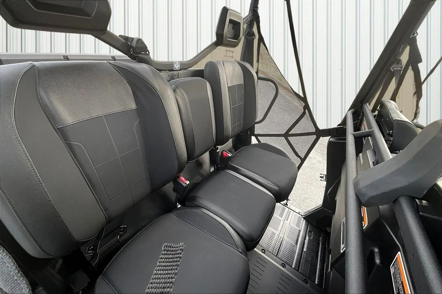 2026 Can-Am SSV DEF MAX XT 65 HD11 BK HB 26 XT HD11