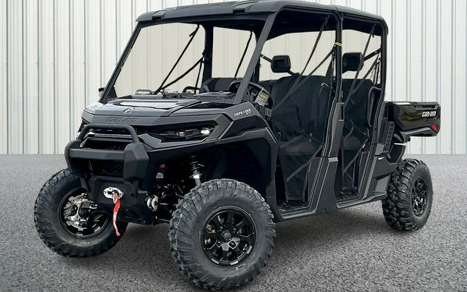 2026 Can-Am SSV DEF MAX XT 65 HD11 BK HB 26 XT HD11