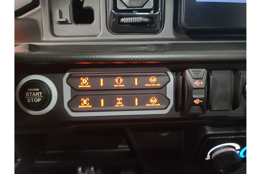 2026 Can-Am Defender MAX Limited HD11