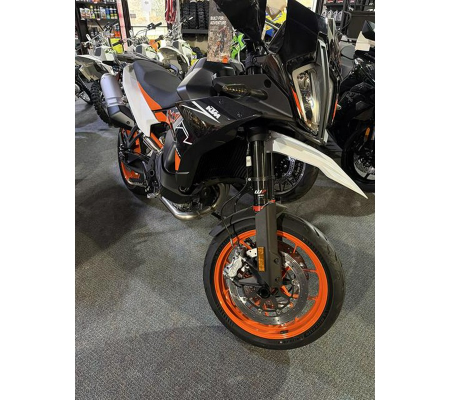 2024 KTM 890 SMT